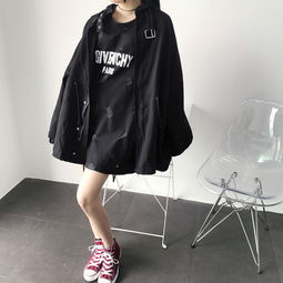 探索慵懒时尚 BF风穿搭指南与“lazys赛小懒”店铺面料解析